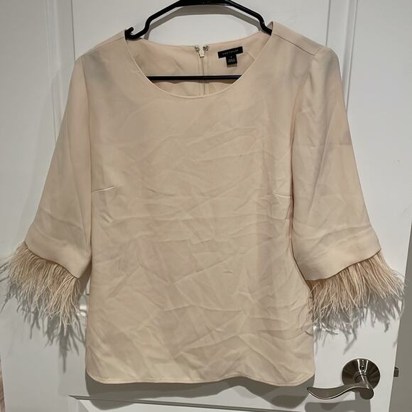 Ann Taylor cream 3/4 feather sleeve blouse size 2 - Picture 3 of 7